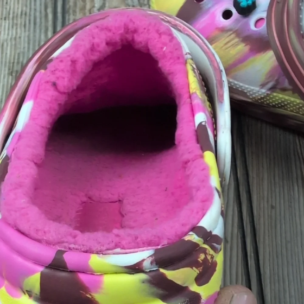 CROCS Size C11 Kids Fuzzy-lined Mable Color With Jibbitz